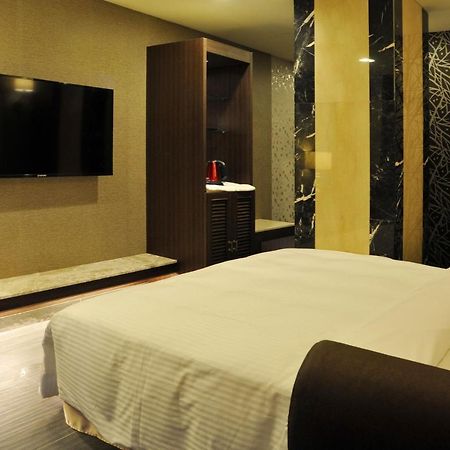 Maple Hotel Second Branch Tainan Luaran gambar