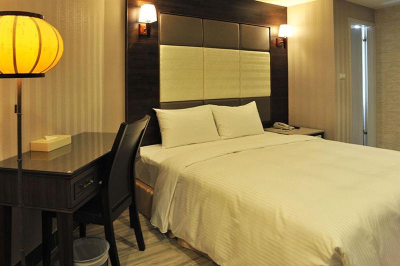 Maple Hotel Second Branch Tainan Luaran gambar
