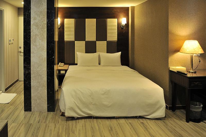 Maple Hotel Second Branch Tainan Luaran gambar