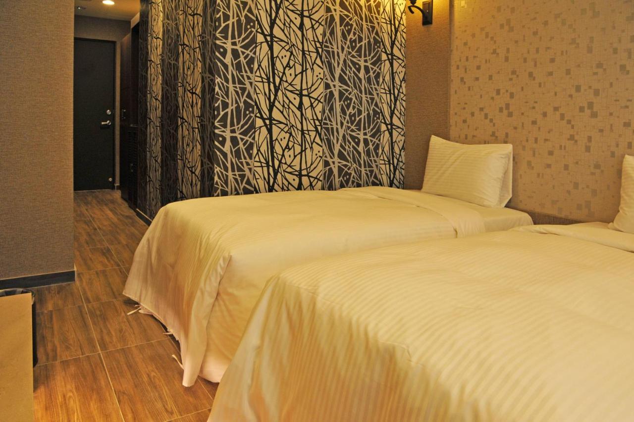 Maple Hotel Second Branch Tainan Luaran gambar