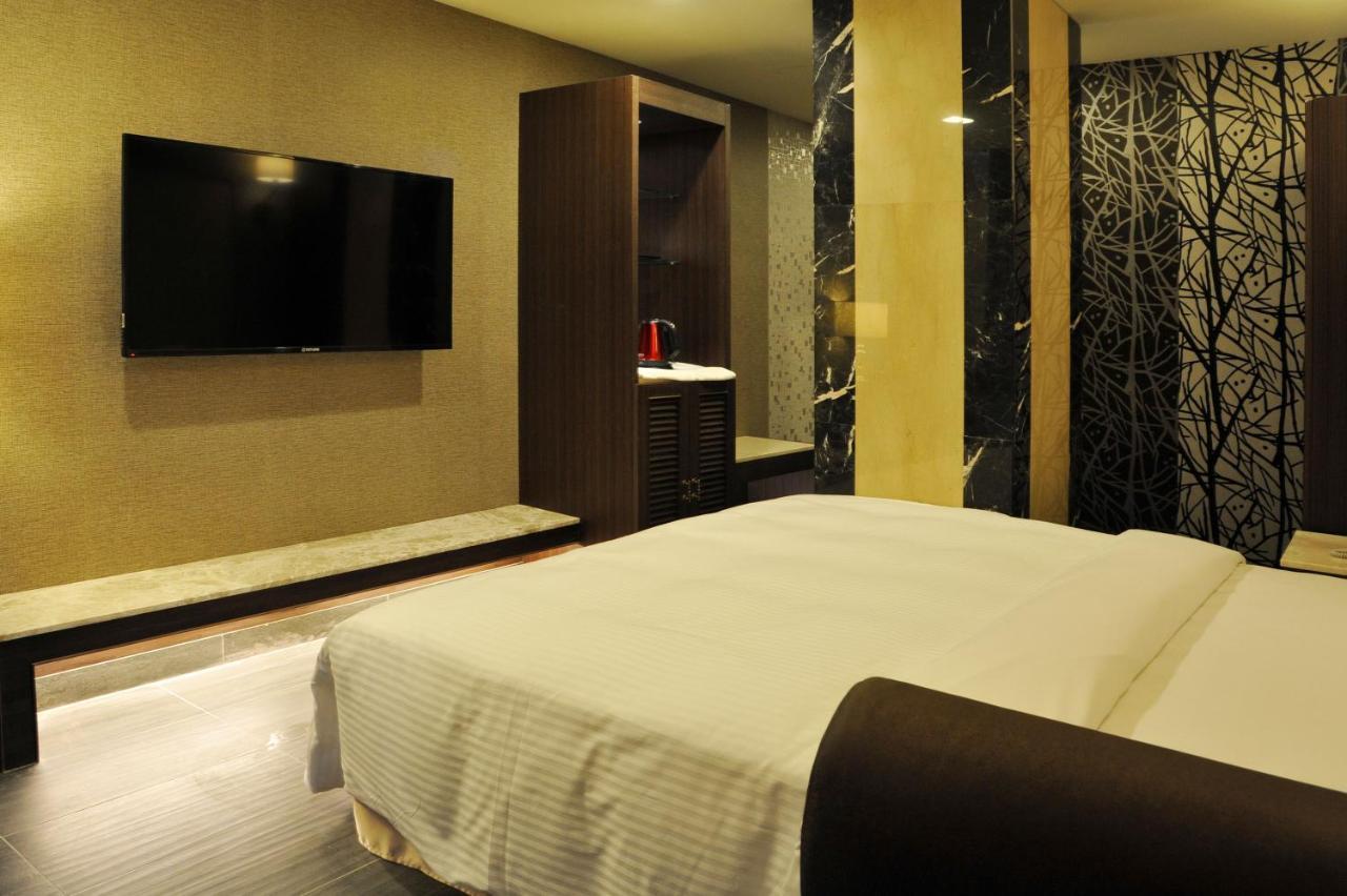 Maple Hotel Second Branch Tainan Luaran gambar